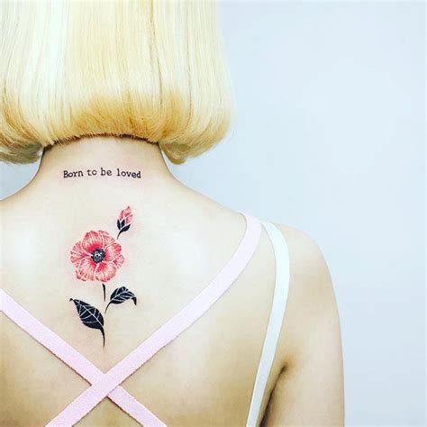 110 tatuagens femininas nas costas (melhores fotos!)